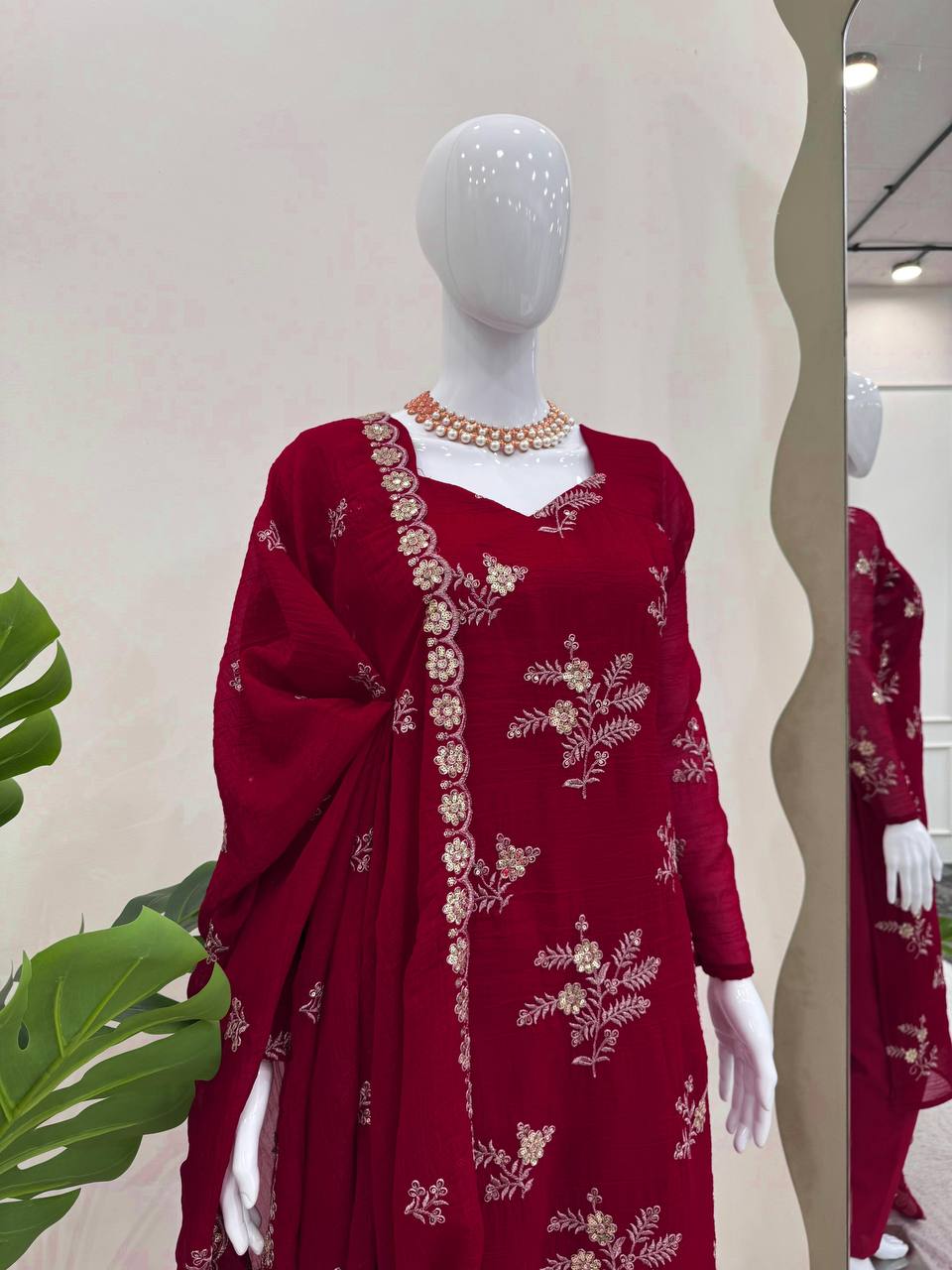 Luxurious Crunchy Silk Suit 2025 – A Perfect Blend of Elegance &amp; Style!